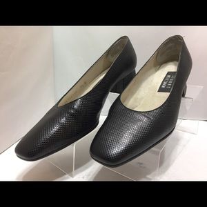 Stuart Weitzman Black Leather Heels Size US 7.5 B